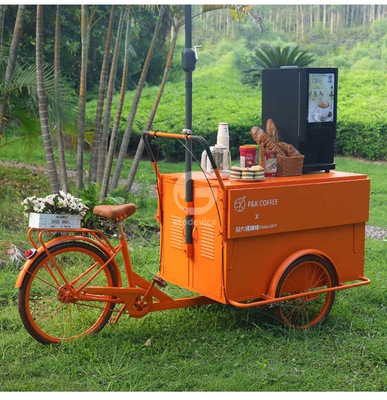 Vivi il fascino della cucina mobile della contea di Los Angeles con i carrelli alimentari a triciclo L'arte di mangiare
