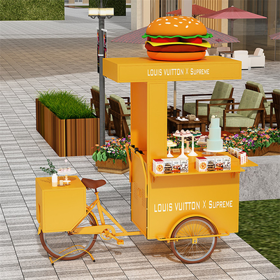 Triciclo per la distribuzione di gelati.