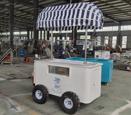 L'ultima esperienza di gelato a base di soft serve: carrelli di ristorazione per furgoni all'aperto