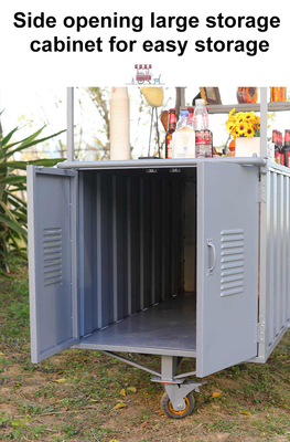 Carrello di vendite di gelati, cibi caldi e bevande