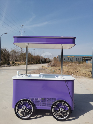 Carro di gelato italiano a mano moto con congelatore a display Carro di gelato con ruote