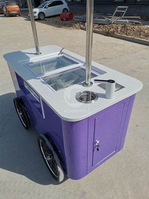 Carro di gelato italiano a mano moto con congelatore a display Carro di gelato con ruote