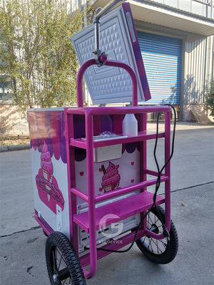 Carrello di gelato con ombrello